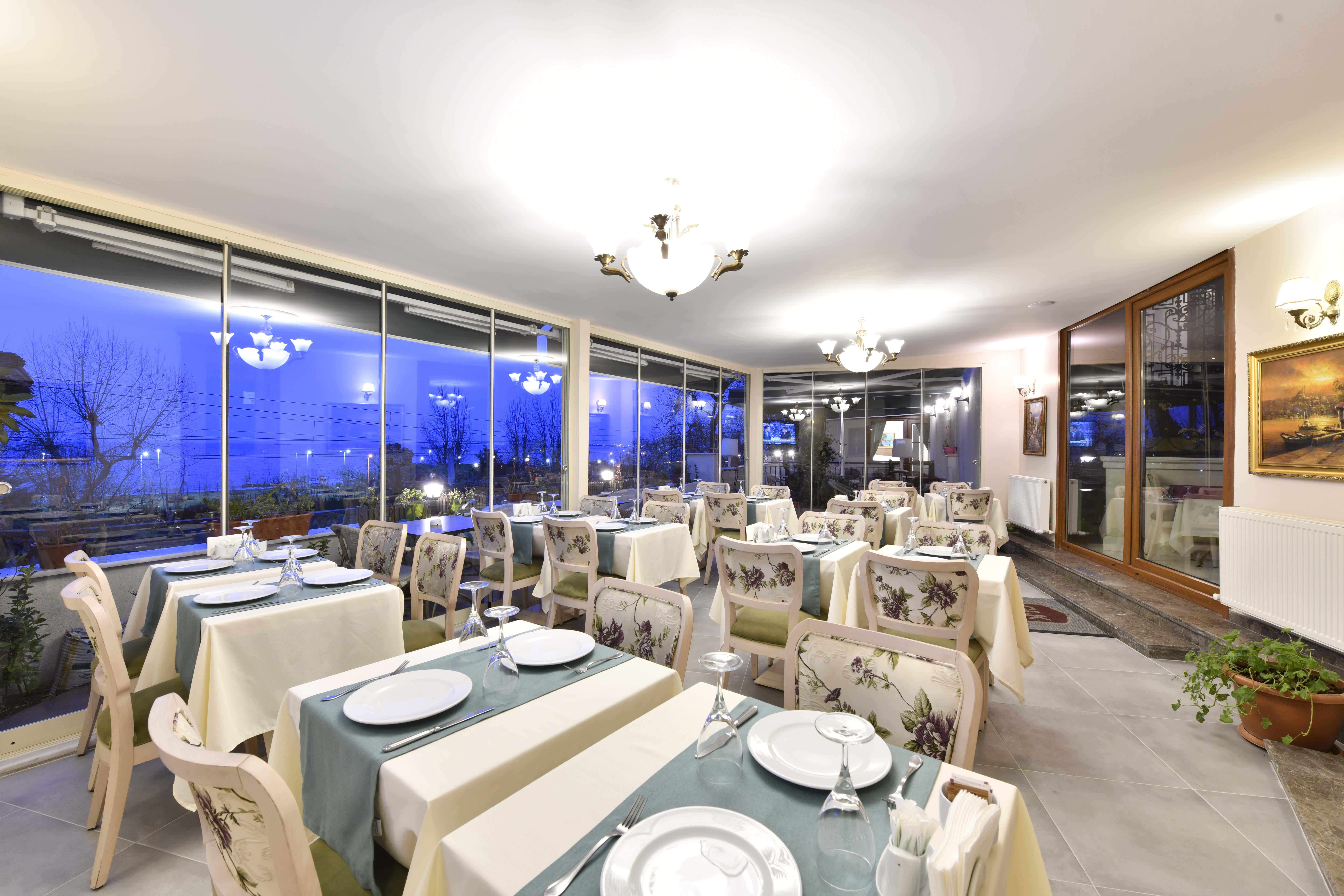 Glk Premier Sea Mansion Suites & Spa - Special Class Истанбул Екстериор снимка